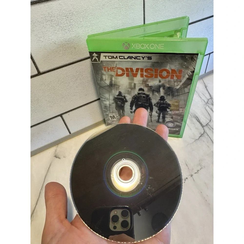 Tom Clancys The Division Xbox One CIB No Manual Fast Shipping Good Condition